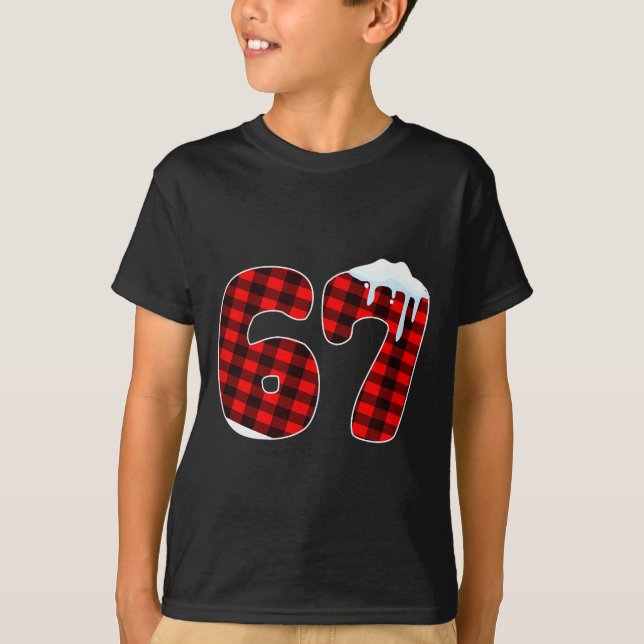 Camiseta 67 Meme de Natal 6 7 Números Seis Sete Natal Frio  (Frente)