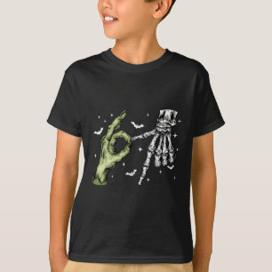Camiseta 67 Meme Esqueleto Mão de Zumbi 6 7 Halloween Seis