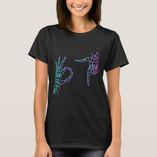 Camiseta 67 Meme Mão de Esqueleto 6 7 Halloween Seis Sete  (Frente)