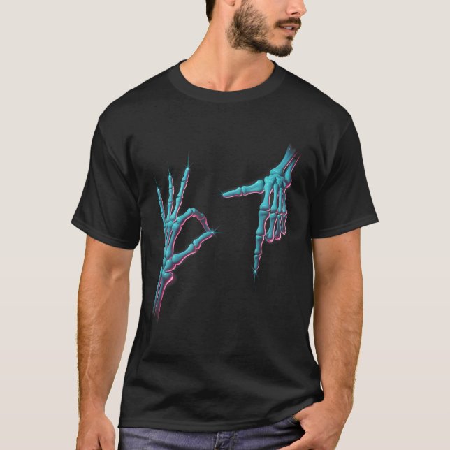 Camiseta 67 Meme Mão de Esqueleto 6 7 Halloween Seis Sete D (Frente)