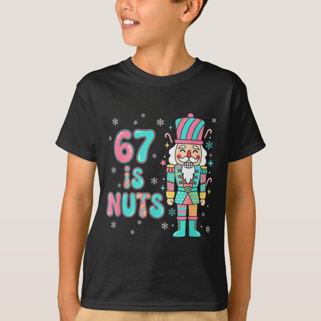 Camiseta 67 Six Seven Birthday Nutcracker Holiday Funny Chr (Frente)