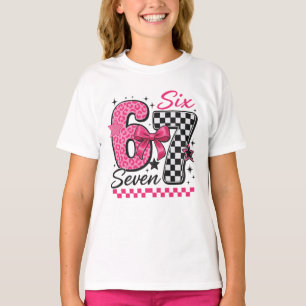 Camiseta 67 Six Seven Rosa Cultura Pop Retro