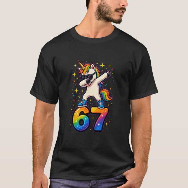 Camiseta 67 Unicórnio Dabbing Seis Sete Meme Engraçado  (Frente)