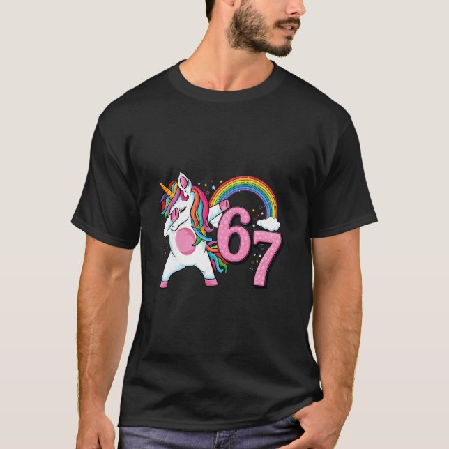 Camiseta 67 Unicórnio Dançando Para Meninas Seis Sete Meme  (Frente)