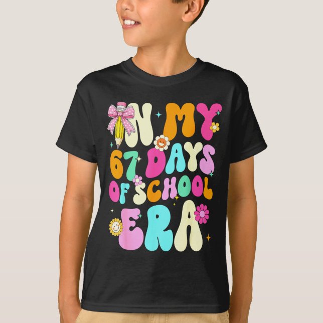 Camiseta 67th Day Of School 67 Days Pencil Coquette Bow Mem (Frente)