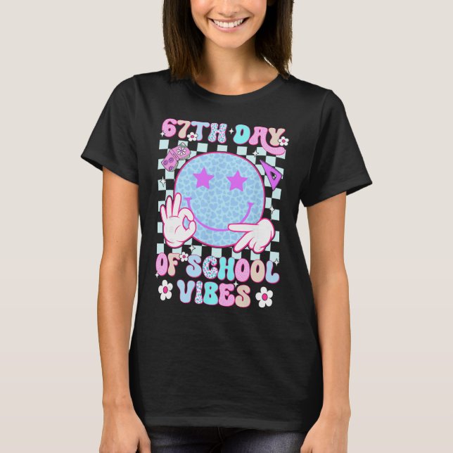 Camiseta 67th Day Of School Vibes 67 Meme Cute Smile Face T (Frente)