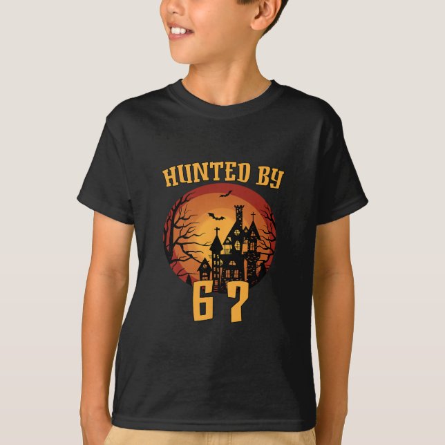Camiseta 6 7 Halloween 67 Meme Seis Sete General Assombrado (Frente)
