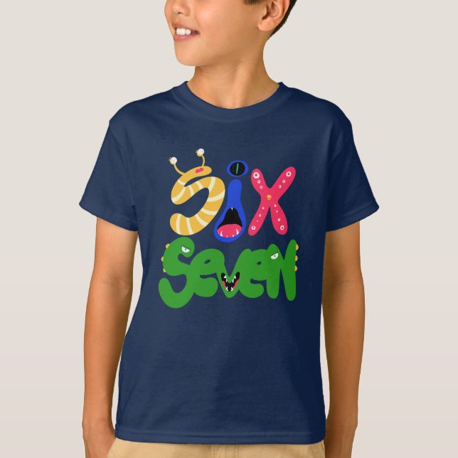 Camiseta 6 7 Monstros (Frente)
