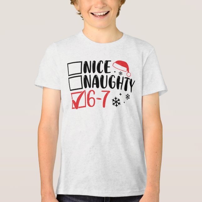 Camiseta “6 7” Santa Christmas Checklist: (Frente)