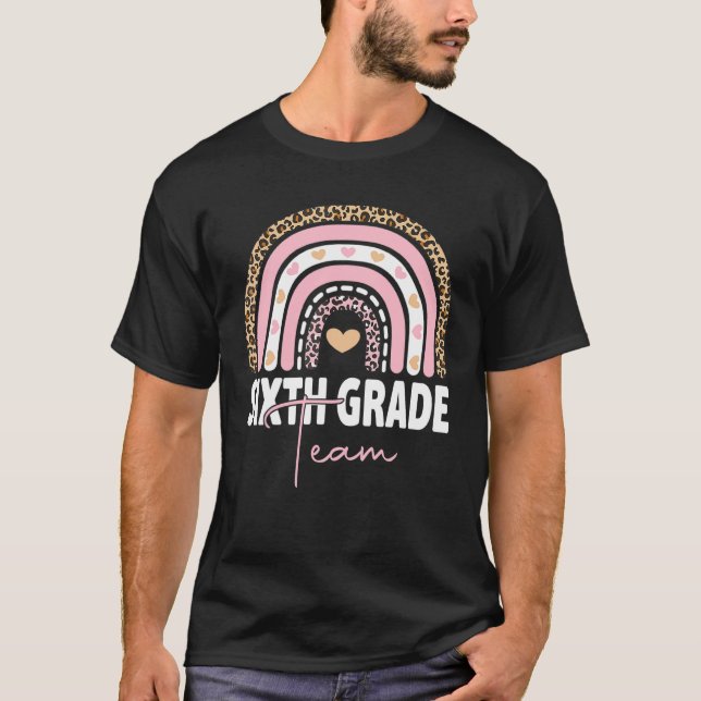 Camiseta 6th Grade Teacher Rainbow Back To School Hello Six (Frente)