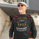 Camiseta 70 Birthday 1953 Add Name Black Dourado Legendary<br><div class="desc">70 Aniversário adicione seu nome T-shirt. Edite o nome e o ano com o modelo fornecido. Uma camiseta preta de aniversário maravilhosa. Mais presentes e material de festa disponíveis com o design "Legendário" na loja.</div>