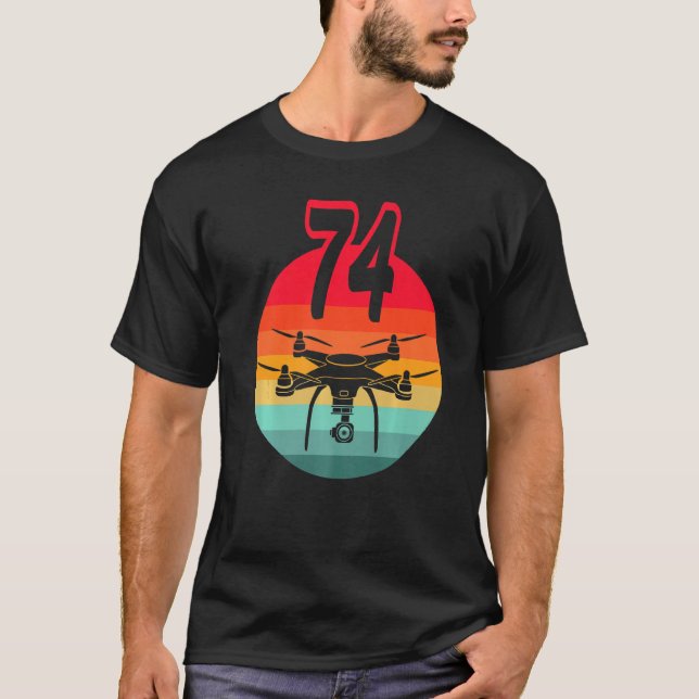 Camiseta 74.º Aniversário I - Drones com controle remoto re (Frente)