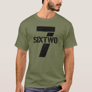 Camiseta 7 6 Calibre de duas Armas 7,62 mm, com uma lança 7