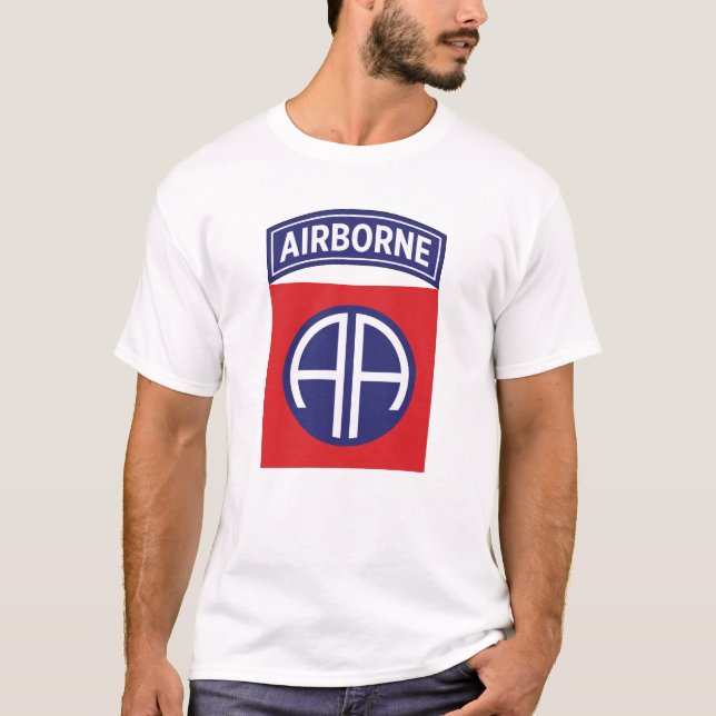Camiseta 82ª Divisão de Transportes Aéreos Todos os Crachás (Frente)