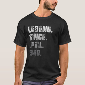 Camiseta 82º Aniversário Oferece Legenda De 82 Anos Desde A
