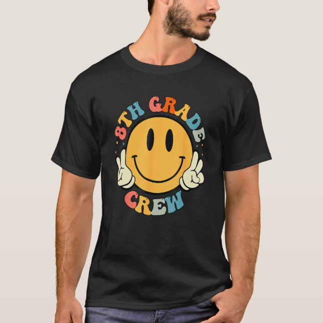 Camiseta 8th Grade Crew Smile Face Groovy Student Back To S (Frente)