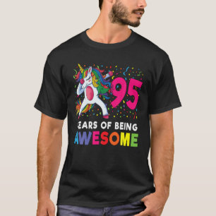 Camiseta 95º Aniversário Dando 95 Anos Ao Partido Unicórnio