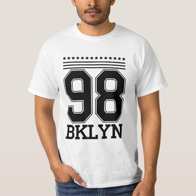 Camiseta 98 BKLYN: Vibes Vintage, Estilo do Eterno (Frente)