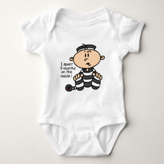 Camiseta 9 meses no prisioneiro interno do bebê