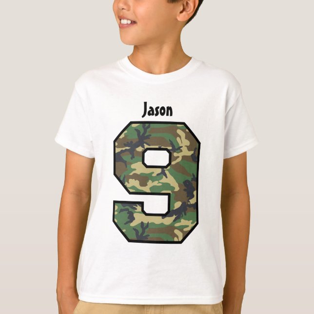 Camiseta 9o Menino Camo do aniversário um nome feito sob (Frente)