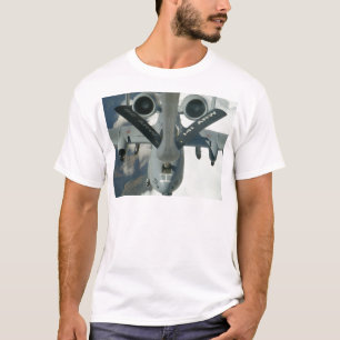 Camiseta A-10 que está sendo reabastecido por KC-135