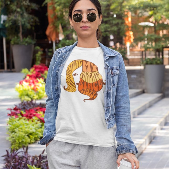 Camiseta A 50ª das mulheres desapontou os meus pais desde 1 (Criador carregado)