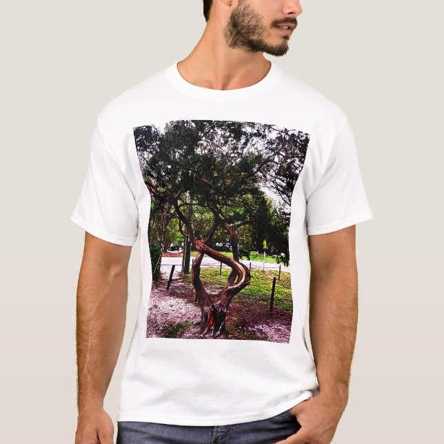 Camiseta A Árvore Torcida 1123 (Frente)