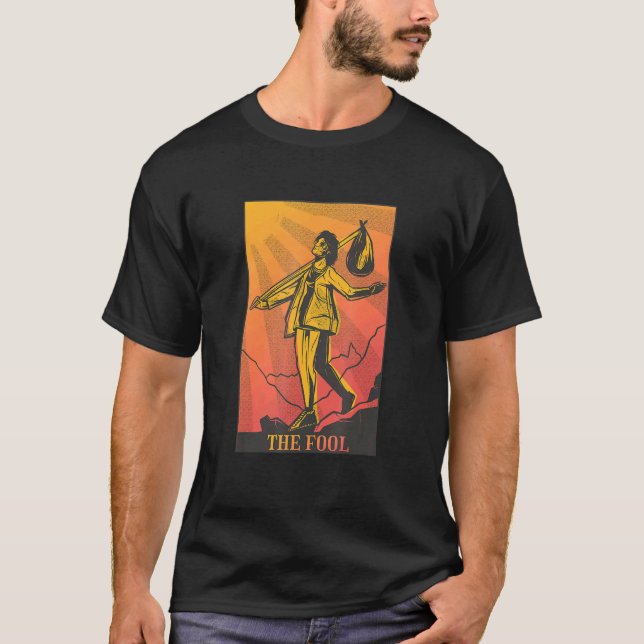 Camiseta A Astrologia Do Cartão Tarot Fool Oculta Hobo Com  (Frente)