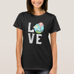 Camiseta A Aventura Está Lá No Balão De Ar Voando Ballooni
