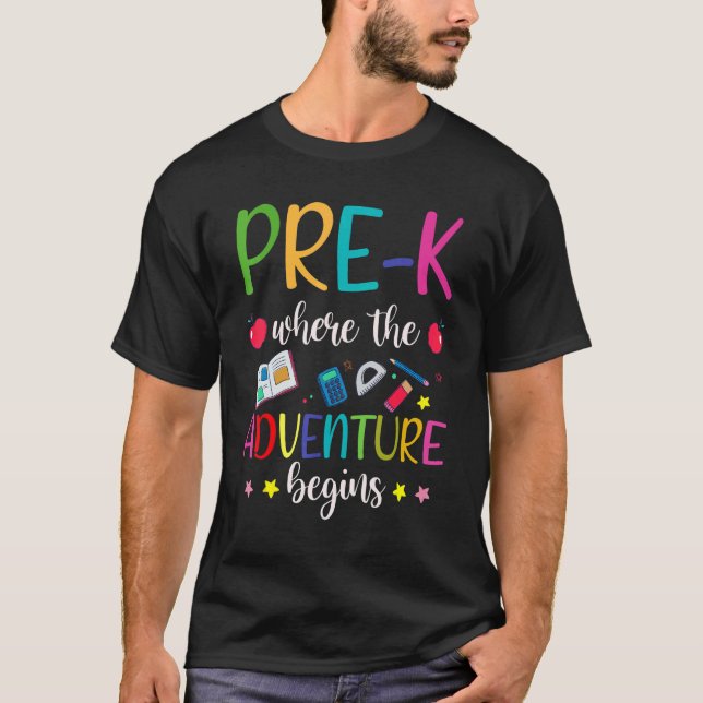 Camiseta A Aventura Pré-K de Professores Começa A Pré-Escol (Frente)