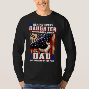 Camiseta A Bandeira Americana Por Trás De Cada Filha É Uma