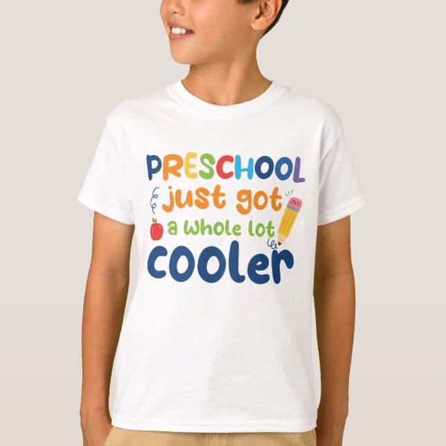 Camiseta A Bela Pré-Escola De Design Engraçado Acabou De Fi (Frente)