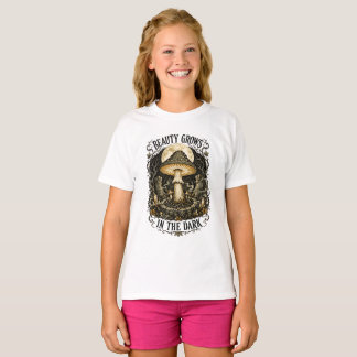 Camiseta A Beleza Cresce no Cogumelo Vintage Sombrio