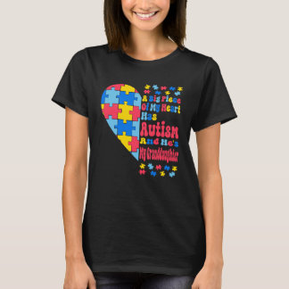 Camiseta A Big Piece Of My Heart Has Autism And He s My Gra