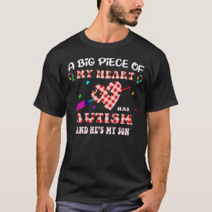 Camiseta a big piece of my heart has autism and he_s my son