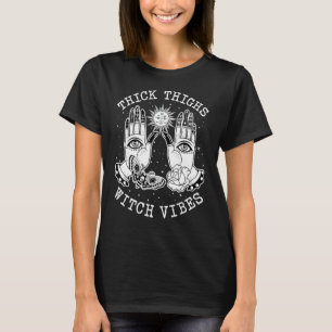 Camiseta A Bruxa Espessa Coxa Vibes Halloween Bruxa Hex