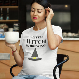 Camiseta A Bruxa Pequena Está A Criar Gravidez No Hallowee