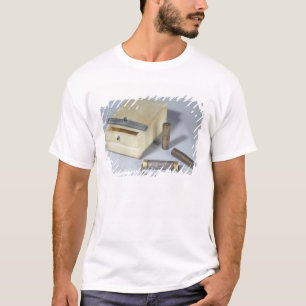Camiseta A caixa do alabastro e o bronze e a prata selam os