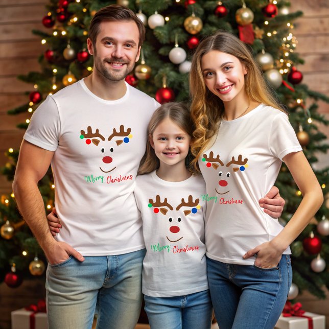 Camiseta A cheerful Christmas reindeer (Criador carregado)