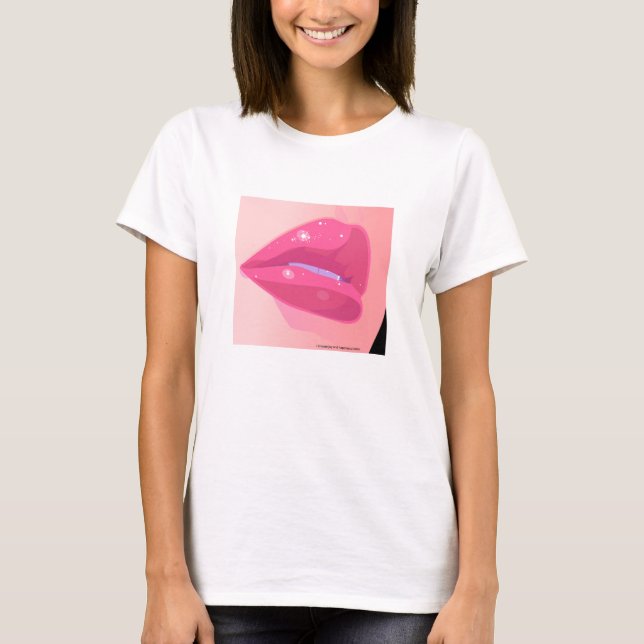 Camiseta A close-up digital art of glossy pink lips adorned (Frente)