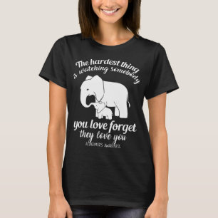 Camiseta a coisa a mais dura está olhando algo que você a