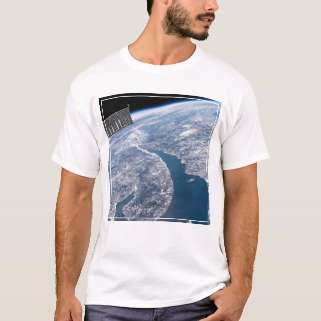 Camiseta A Cratera Manicouagan E A Rua. (Frente)