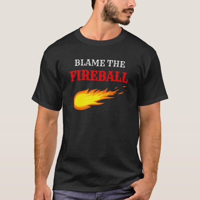 Camiseta A Culpa Do Festa Do Bebendo De Fireball (Frente)