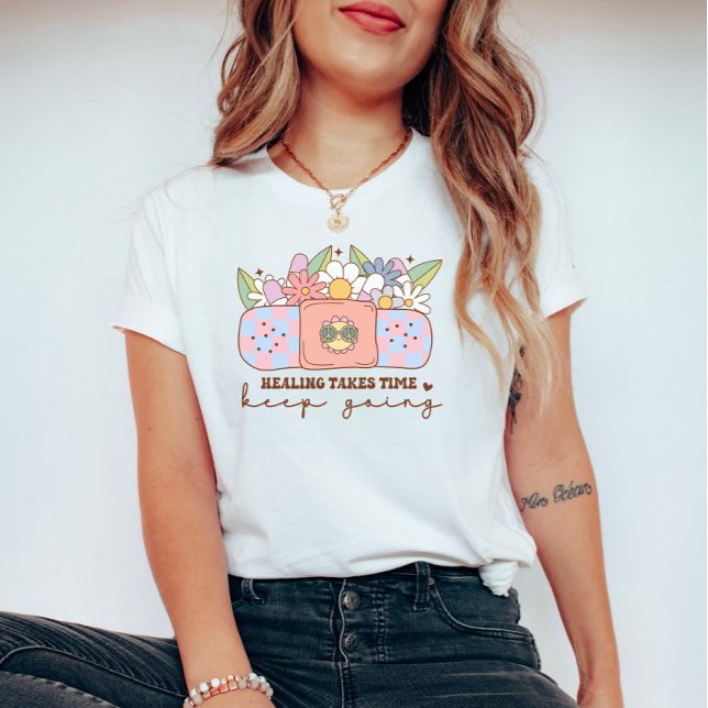 Camiseta A Cura Leva Tempo Continue Retro Saúde Mental (Criador carregado)