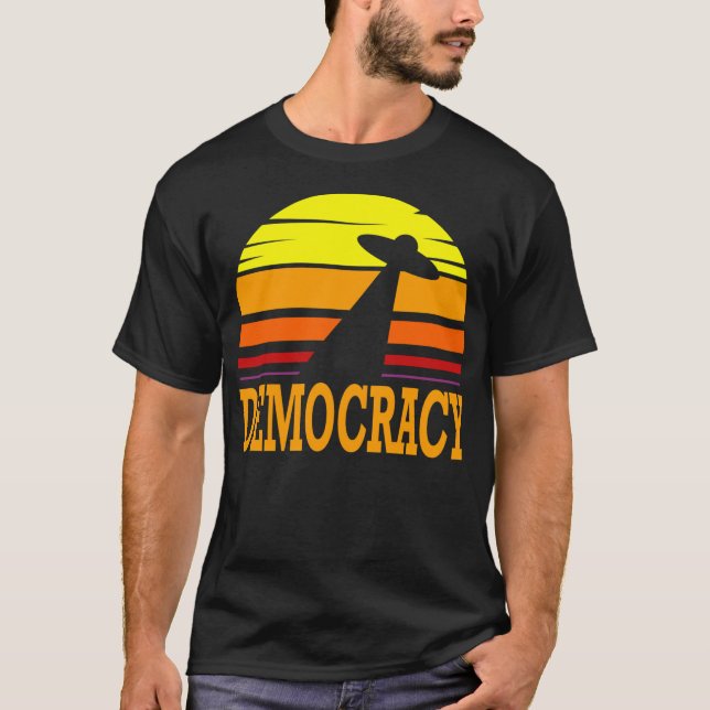 Camiseta A Democracia Foi Criada (Frente)