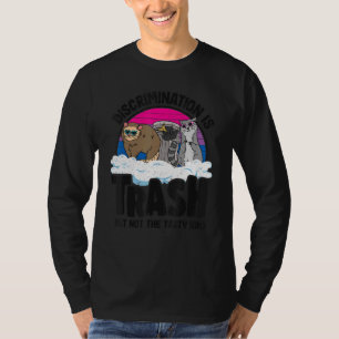 Camiseta A Discriminação É O Traje De Salmão Raccoon Bisexu
