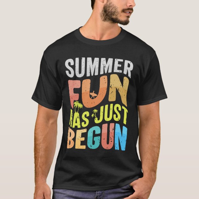 Camiseta A Diversão De Verão Acabou De Começar (Frente)