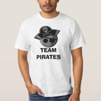 Camiseta A equipe pirateia a camisa!