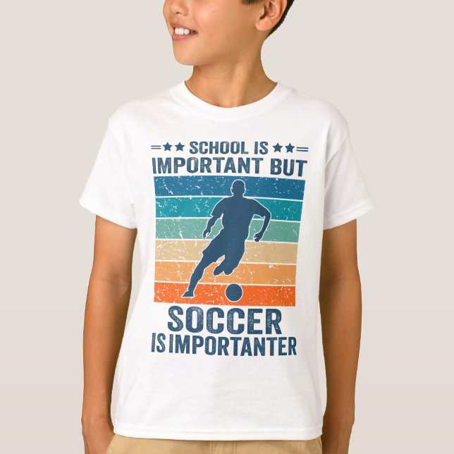 Camiseta A Escola É Importante Mas O Futebol É Importante (Frente)