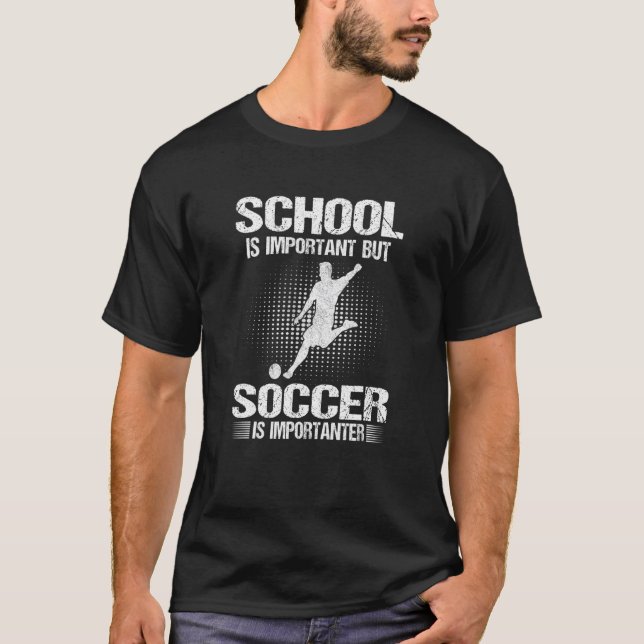 Camiseta A Escola É Importante Mas O Futebol É Importante (Frente)